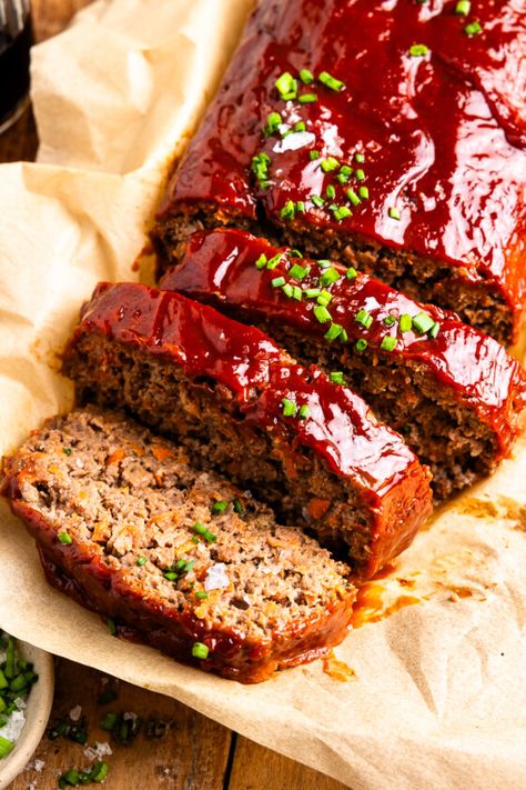 Easy Venison Meatloaf - Modern Farmhouse Eats Ritz Cracker Meatloaf, Venison Meatloaf, Traditional Meatloaf Recipes, Meatloaf Recipes Pioneer Woman, Leftover Meatloaf, Smoked Meatloaf, Homemade Meatloaf, Meatloaf Ingredients, How To Cook Meatloaf