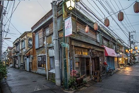 Two Point Perspective City, 2 Point Perspective City, 2 Point Perspective Drawing, Environment Photography, Japanese Buildings, Perspective Photos, Perspective Drawing Architecture, Building Photography, One Point Perspective