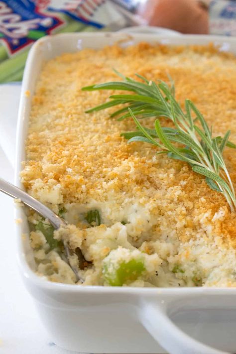 Celery Gratin Creamed Celery, Baked Cabbage Steaks, Creamy Cheese Sauce, Celery Recipes, Baked Cabbage, Farm Fresh Recipes, Cheese Stuffed Peppers, Vegetable Casserole, Yummy Casseroles