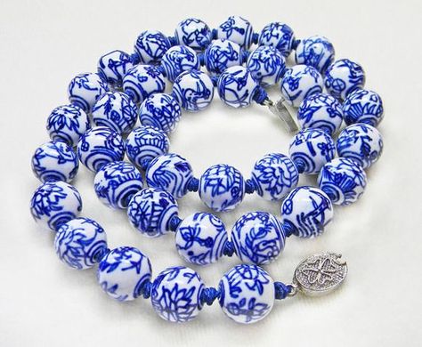 Chinoiserie beaded necklace Blue White Porcelain, Hand Knotted Necklace, Knotted Necklace, Chinese Blue, Blue Porcelain, Delft Blue, Blue And White China, Antique Store, White China