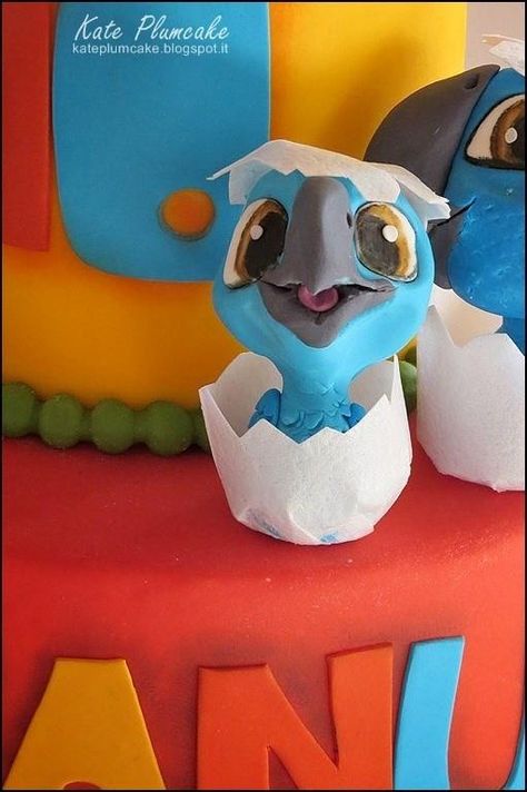 Rio Cartoon, Rio Birthday Cake, Rio Parrot, Pixar Cake, Parrot Cake, Rio Cake, Rio Birthday Parties, Colourful Cake, Rio 2