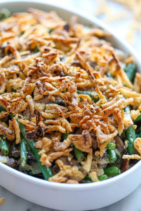 Easy Green Bean Casserole - The easiest, creamiest green bean casserole ever. Even the pickiest of eaters will be begging for seconds! Food Network Green Bean Casserole, Make Ahead Green Beans, Easy Green Bean Casserole, Vegetarian Casserole Recipes, Best Green Bean Casserole, Green Bean Casserole Easy, Easy Green Beans, Toast Pizza, Vegetarian Casserole