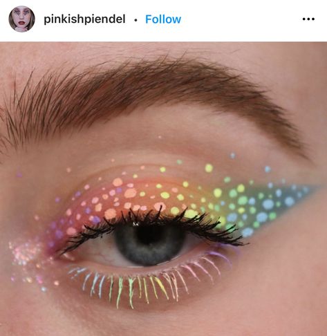 Pride Lipstick, Pride Make Up, Rainbow Makeup Looks Pride, Pride Eyeliner, Pastel Makeup Looks, Pride Makeup Looks, Cool Eye Makeup, Pride Makeup Ideas, Rainbow Eyeliner