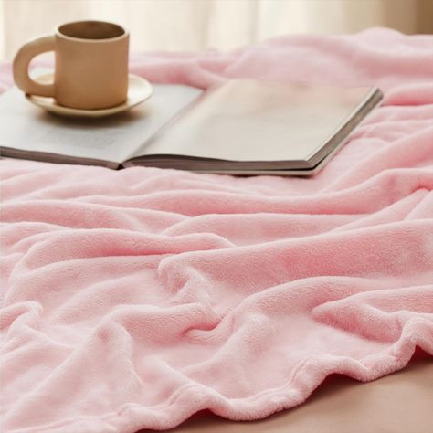 Bedsure Fleece Blanket Throw Pink - 300GSM Blankets for Couch, Sofa, Bed, Soft Lightweight Plush Cozy and Throws Toddlers, Kids, Girls Cozy Luxury, Queen Blanket, Twin Blanket, Blanket Black, Lightweight Blanket, Pink Sale, Cold Nights, Pink Bedding, Luxury Blanket