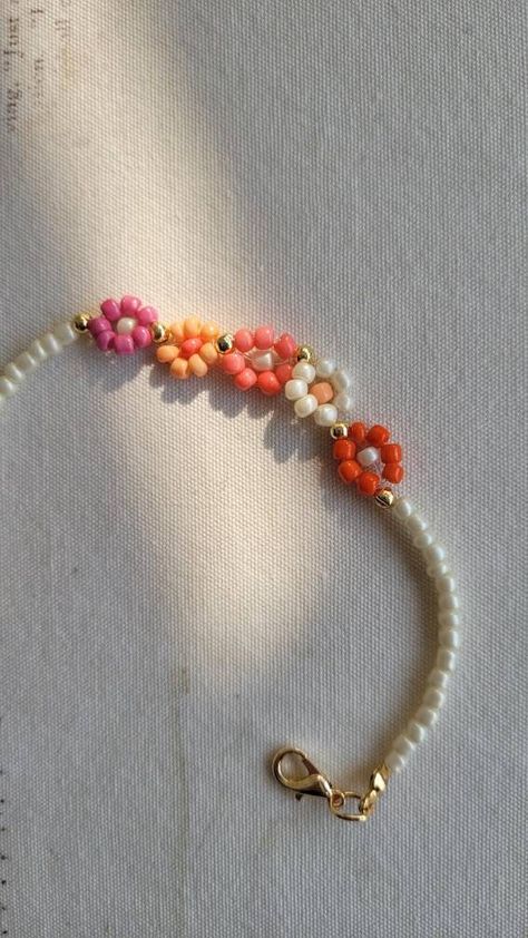 Beaded Sunflower, Daisy Flower Bracelet, Flower Beaded Bracelet, Sunflower Bracelet, Cute Friendship Bracelets, Girl Bracelet, Diy Collier, Daisy Girl, Daisy Bracelet