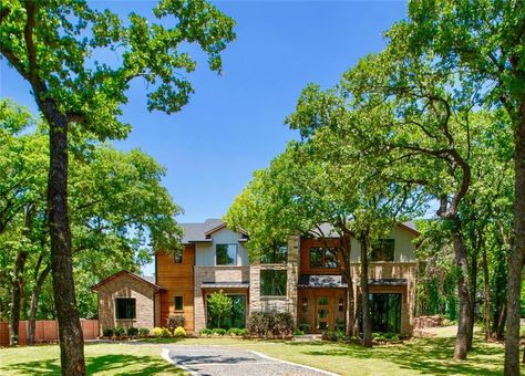 Southlake Texas, Large Laundry Rooms, Unique Storage, Large Family Rooms, Ensuite Bathrooms, Flex Room, Chefs Kitchen, Study Areas, Custom Cabinetry