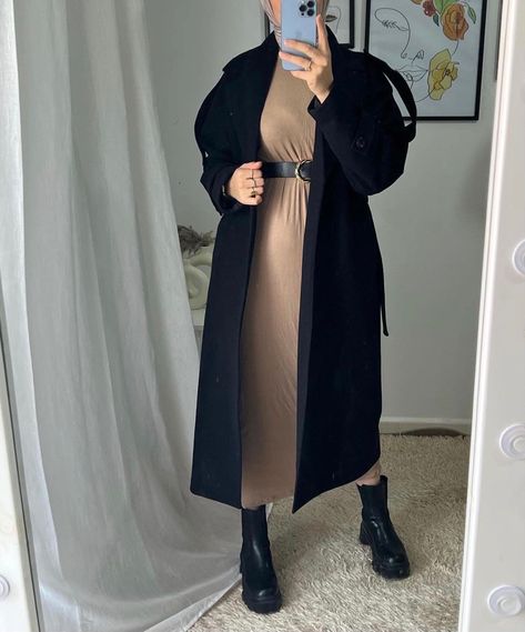 Modest Winter Outfits, Stylish Outfits Casual, Estilo Hijab, Simple Frock Design, Modest Casual Outfits, Stile Hijab, Outfits Hijab, Modesty Outfits, Muslim Outfits Casual