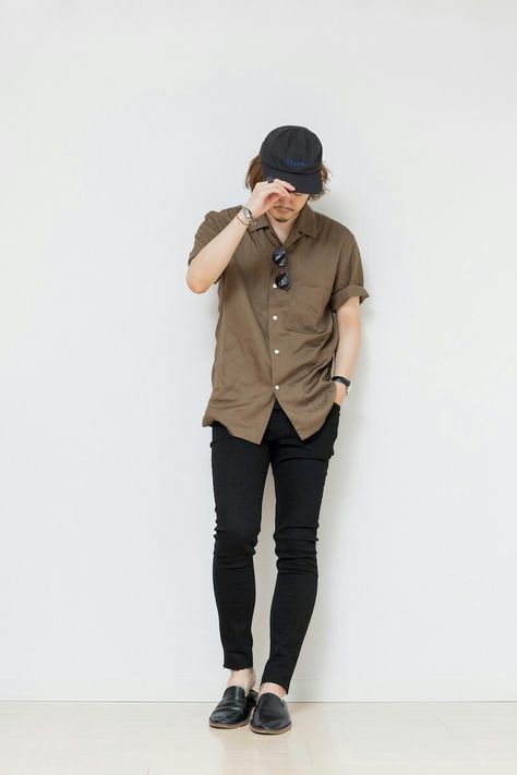 Outfit Cowok Simple, Outfit Cowok, Formal Men Outfit, Stylish Men Casual, Mens Trendy Outfits, Mens Casual Dress Outfits, Mens Casual Dress, Simple Trendy Outfits, Style Guide