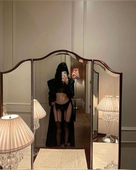 Prostitution Outfit Aesthetic, Female Fatale Aesthetic Outfits, Vixen Aesthetic, Mirror Fit Check, Lingerie Aesthetic, Image Swag, Perfect Body, Aesthetic Girl, Photo Poses