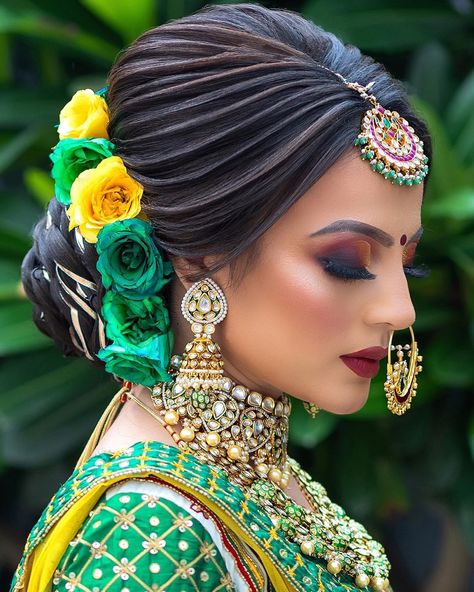 Pack Hairstyle, New Dpz, Fairytale Flowers, Latest Dpz, Latest Bridal Makeup, Bride And Son, Bollywood Makeup, Hair Styels, Bridal Makeup Images