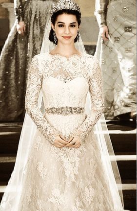 Mary, Queen of Scots wedding gown on the set of "Reign" Reign Tv Show, Reign Fashion, Reign Dresses, Princess Movies, Dress Princess, A Wedding Dress, Royal Wedding, Beautiful Wedding Dresses, Narnia