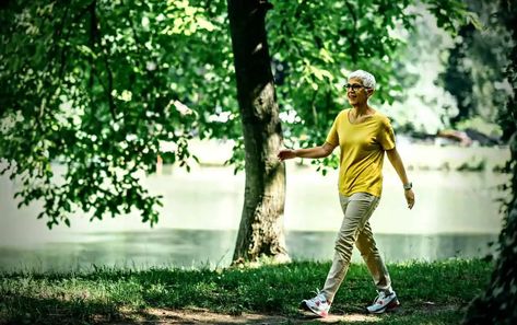 Walking 2 Miles A Day: Here Are The Benefits + Tips For Success 1 Leg Strengthening Exercises, Steps Per Day, Lose Inches, Emma Thompson, Start Losing Weight, Strengthening Exercises, Catherine Deneuve, Halle Berry, Live Long