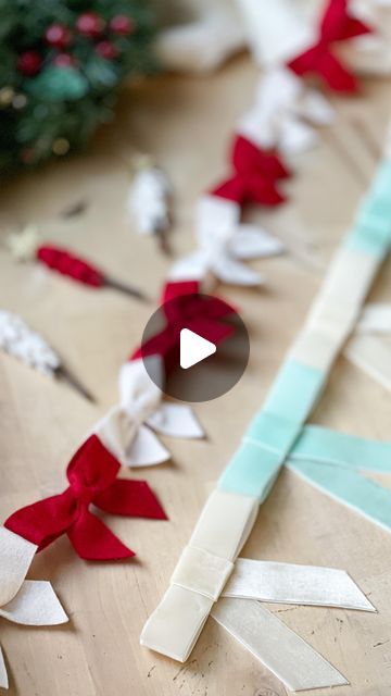 Katie | Crafter and Felt Enthusiast on Instagram: "Do you have a hard time tying bows?!? These are my ‘cheat’ ways of making pretty bows😆 They are perfect for the holidays, but I also use them for birthdays and special occasions too.   The first one is made out of wool-blend felt. I use a 9x12 sheet and cut it long ways in strips a little less than an inch wide. I fold both sides in and use a rubber hair tie to keep it in place. Use a small piece of felt to cover the rubber band and then hot glue them all together!  Bow garland number two uses velvet ribbon. Cut four pieces of ribbon. The size of the cuts will depend on how big you want the bows! I used the following measurements for mine: 10 inches for the base (longest piece), two pieces of 4 inch ribbon (for the tails) and one piece ap Felt Bow Garland Diy, How To Make A Bow Garland, Ribbon Decoration Ideas Birthday, Felt Bow Garland, Ribbon Garland Diy, Diy Christmas Ribbon, Tying Bows, Swift Party, Bow Garland