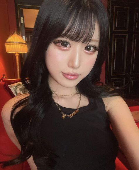 ig : baby2metal.c0m Pale Lips, Japan Fashion Street, Heavy Makeup, Japan Street, Bleached Hair, Dark Tan, Fake Eyelashes, Face Claims, Girl Group