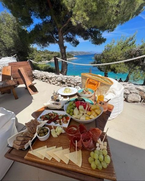 Croatia Vacations® on Instagram: "Is there a better way to start the day than with a plate full of delicacies from Croatia and fresh fruit overlooking the sea? 🧀🍖🍓🍋 We don't think so! 😍 by @nauticaladriatic 📷" Croatia Food, Country Food, Croatia Vacation, Travel Croatia, Croatia Beach, Croatia Holiday, Fav Food, Visit Croatia, Start The Day