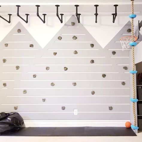 10 Playroom Ideas That Are Cool And Kid-Friendly Climbing Wall In House, Indoor Rock Climbing Wall, Indoor Monkey Bars, Diy Climbing Wall, Diy Shiplap Fireplace, Climbing Wall Kids, Panjat Tebing, Kids Indoor Play, Indoor Climbing Wall