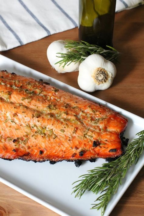 grilled rosemary and garlic salmon Rosemary Salmon, Sea Salt Recipes, Smoked Sea Salt, Garlic Salmon, No Salt Recipes, Smoked Food Recipes, Grilled Salmon, Fake Food, Fish Dishes