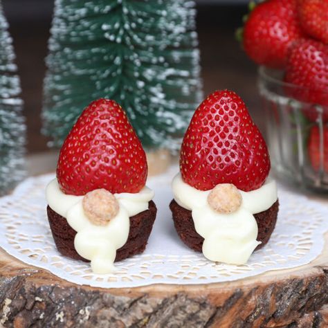 Brownie bite gnomes. Gnome Strawberry Brownies, Brownie Knomes, Brownie Santa Hats Strawberries, Strawberry Brownie Knomes, Gnome Cupcakes With Strawberries, Strawberry Gnomes Dessert, Brownie Bite Gnomes, Gnome Brownie Bites, Brownie Gnomes