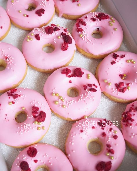 @loveitcakes shared a photo on Instagram: “Pink perfect doughnut 💗 🍩 . . . . . #cake#cakeart#cakedesign#cakesgeelong#instacake#geelong#doughnuts#cakedonuts#pink#purple#pretty#sweet” • Oct 14, 2020 at 2:39am UTC Bridal Desserts, Pink Pastry, Donuts Design, Pink Doughnut, Donut Ideas, Pink Doughnuts, Mother's Day Theme, Donut Decorations, Doughnut Cake