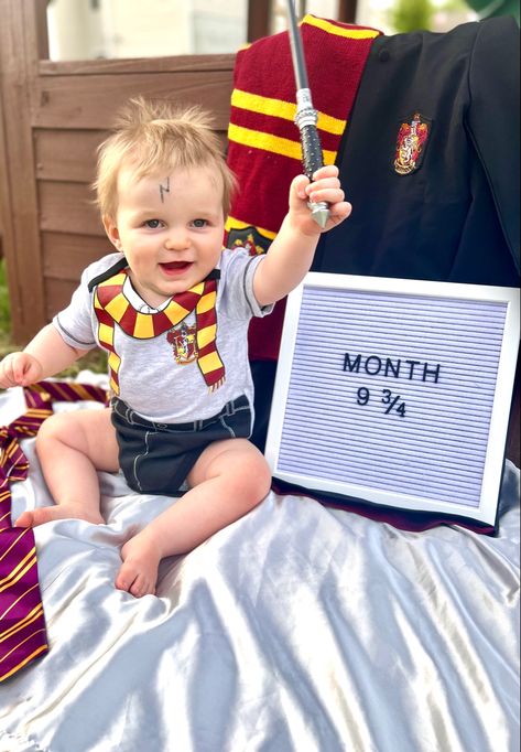 Harry Potter Baby Photoshoot 9 3/4, Harry Potter Milestone Pictures, Harry Potter First Birthday Pictures, Newborn Harry Potter Photoshoot, Harry Potter Newborn Photography, Harry Potter Theme Photoshoot, Harry Potter 9 3/4 Birthday, Harry Potter Baby Photoshoot, Harry Potter Baby Costume