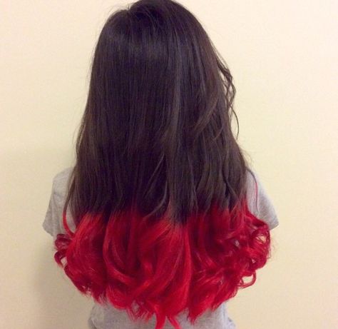 Red ends with dark brown hair when it is curled✨👌 Hair Dyed At The Ends, Black Hair Red Ends, Bottom Red Hair, Brown Hair Red Ends, Red Faded Hair, Red Ends On Black Hair, Under Red Hair, Red Ends Hair, Black Hair With Red Ends