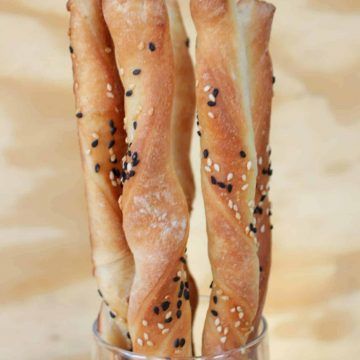 Gozleme | Turkish Spinach and Feta Flatbread Italian Breadsticks, Italian Bread Sticks, Bread Sticks, Homemade Bread Easy, Easy Meal Ideas, Best Bread Recipe, Italian Bread, Breadsticks, Fresh Bread