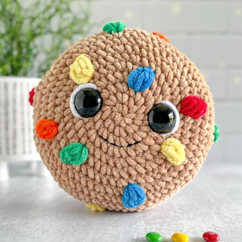 Mnm Cookies, Yellow M&m, Fake Candy, M M Cookies, Guess Who, Crochet Amigurumi, Make Your Own, Amigurumi, Crochet Patterns