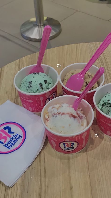 Baskin Robbins Snap, Ice Cream Astethic, Br Ice Cream, Baskin Robbins Ice Cream, Aesthetic Converse, Late Night Food, Food Hunter, Dairy Milk Chocolate, Blended Drinks