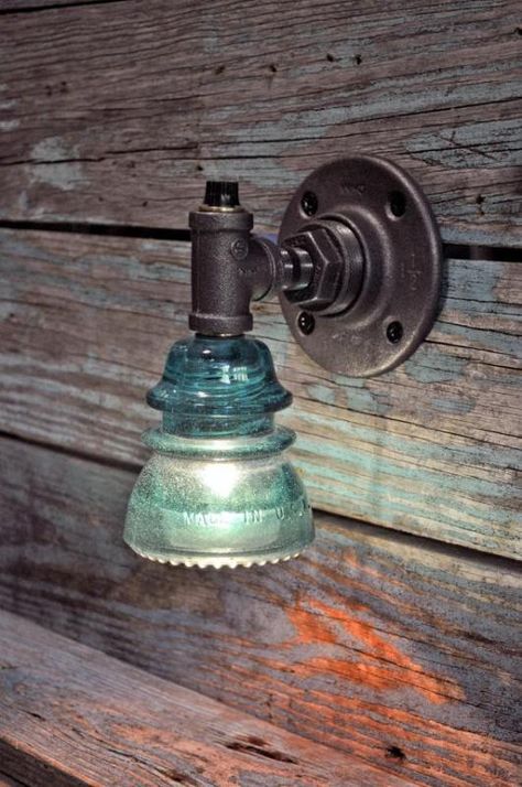 30+ Creative Ways of Reusing Old Vintage Glass Insulators Insulator Lights, Interior Boho, Glass Insulators, Sopot, Rustic Lighting, Diy Lamp, Diy Lighting, Recycled Glass, 인테리어 디자인