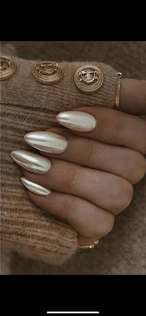 Vanilla Pearl Nails, Vanilla Chrome Nails Square, Ivory Chrome Nails, Pearly Chrome Nails, Vanilla Chrome Nails French Tip, Chrome Coffin Nail Ideas, Shimmery White Nails, Ivory Wedding Nails, Gold Pearl Nails