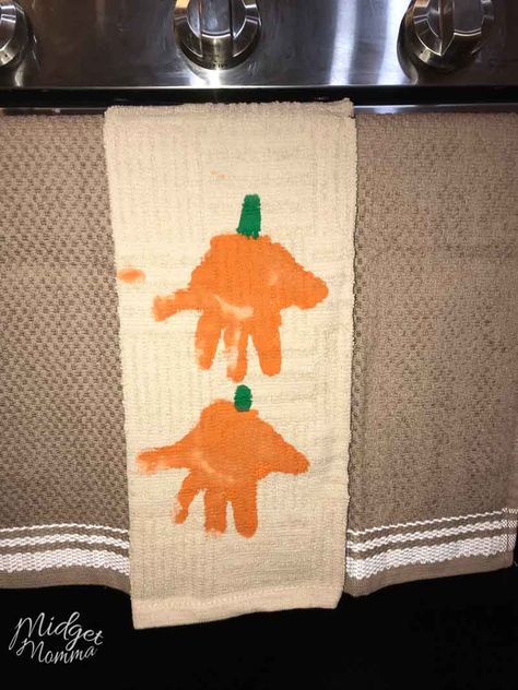 Handprint Towels, Turkey Handprints, Pumpkin Handprint, Halloween Handprint Crafts, Diy Christmas Canvas, Diy Leaf, Turkey Handprint, Fall Pumpkin Crafts, Towel Crafts