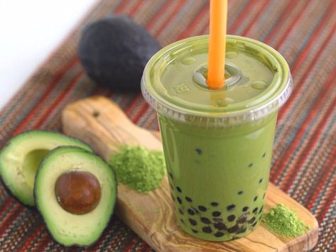 Bubble tea - Avocado - Pearles tapioca - Matcha Strawberry Bubble Tea Recipe, Coconut Bubble Tea Recipe, Healthy Boba, Boba Tea Recipes, Matcha Bubble Tea Recipe, Make Bubble Tea At Home, Make Bubble Tea, Bubble Tea At Home, Matcha Bubble Tea