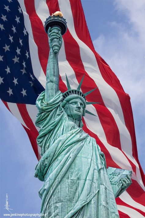 Usa History Pictures, Stache Of Liberty, تمثال الحرية, Usa Images, Photo Happy Birthday, American Flag Pictures, America Flag Wallpaper, 4th Of July Images, Usa Wallpaper