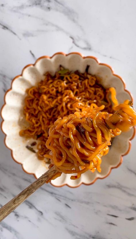 Instant Ramen Hacks: Chilli Garlic Ramen Noodles - The Foodie Diaries Instant Ramen Hacks, Garlic Ramen Noodles, Asian Pantry, Garlic Ramen, Chilli Garlic Noodles, Scallion Oil, Oil Noodles, Ramen Hacks, Top Ramen