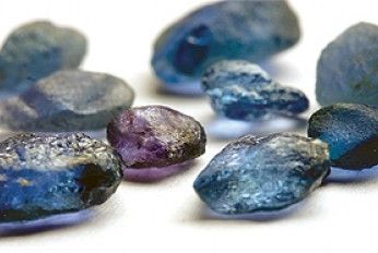 Did you know: Early gold prospectors discarded the curious blue stones that concentrated in their gold pans and sluices, but by 1895 sapphire gem mining at Yogo Creek was a reality. #YogoSapphire #Montana Blue Pebbles, Yogo Sapphire, Gem Hunt, Jewelry Sapphire, Sapphire Engagement Rings, Gem Mining, Geology Rocks, Montana Agate, Crystal Geode