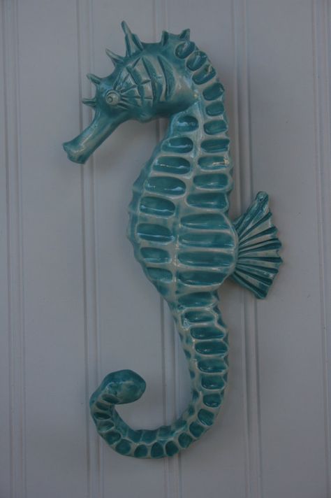 Cute  Shabby Chic Hand Made Clay Seahorse Hook by Elliesmermaids on Etsy, $40.00 Clay Seahorse, Clay Fish, Sculpture Art Clay, Polymer Clay Mold, Clay Crafts Air Dry, Ceramic Fish, Clay Animals, Ceramic Animals, Sea Horse