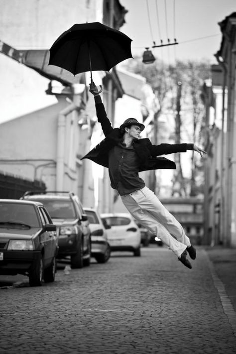 vitaly_sokolovsky30600_900 Dancers Among Us, Dance Like No One Is Watching, Dance Movement, Shall We Dance, Singing In The Rain, Fred Astaire, Professional Dancers, Dance Photos, Foto Art