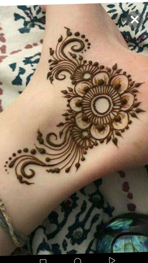 Feet Henna Designs, Foot Henna Designs, Leg Henna Designs, Small Henna Designs, Foot Mehndi, Henne Tattoo, Henna Flower Designs, Wrist Henna, Leg Henna