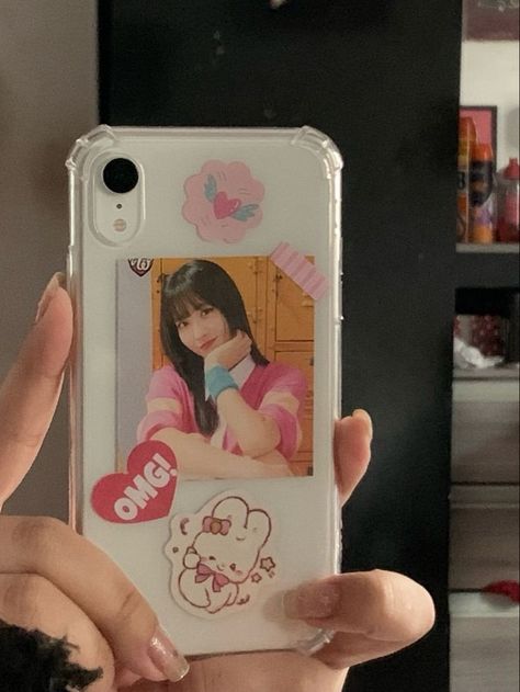 Twice Phone Case Aesthetic, Phonecase Ideas, Clear Phone Case Design, Twice Aesthetic, Kpop Phone Cases, Creative Iphone Case, Diy Case, Momo Twice, Iphone Organization