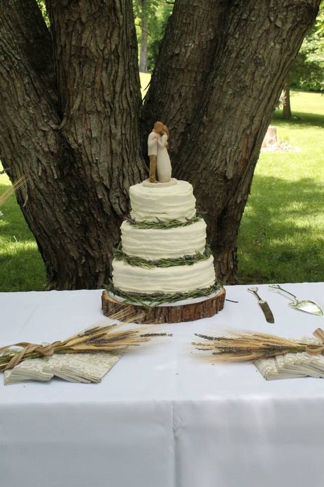 Willow Tree wedding cake topper - love!! Willow Tree Wedding Cake Topper, Willow Tree Wedding Invitations, Willow Tree Cake Topper, Tree Tattoo Side, Tree Wedding Cake, Tree Cake Topper, Cake Tree, Willow Tree Wedding, Wedding Cake Tree