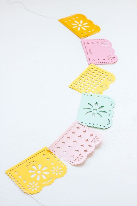 birthday DIY round up Diy Papel Picado, Studio Diy, Birthday Party Planning, Diy Garland, Birthday Diy, Crafty Diy, Diy Party, Dia De Muertos, Diy Paper