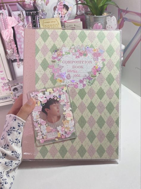 Composition Binder, Kpop Photocard Binder, Wallpaper Coquette, Photocard Binder, Photo Cards Diy, Kpop Deco, Kpop Photocard, Book Binder, Cute Stationary