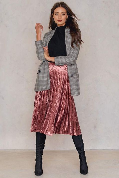 Velvet Midi Skirt Outfit, Velvet Skirt Outfit, Pink Velvet Skirt, Velvet Outfits, Velvet Trend, Velvet Shirt Dress, Big Closet, Velvet Pleated Skirt, Skirt Styles