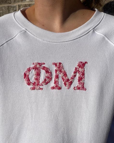 order a custom sweatshirt at @threadedbyannora on instagram! #embroidery #sorority #customclothing Sorority Embroidery Sweatshirt, Sorority Embroidered Sweatshirt, Embroidered Sorority Sweatshirts, Sorority T Shirt Ideas, Sorority Embroidery, Greek Merch, Diy Sorority Crafts, Sorority Letters Sweatshirt, Sorority Crewneck