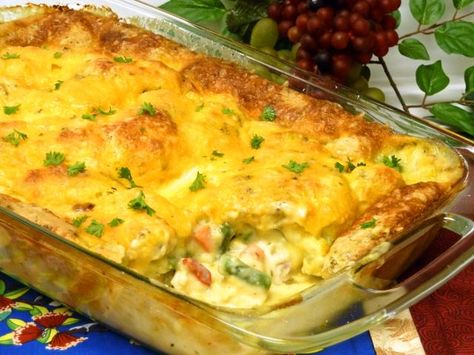 Chicken pot pie in a casserole form is very simple to make. The method is similar to the popular impossible pies. Dinner Recipes Chicken Pot Pie, Easy Chicken Pot Pie Casserole, Impossible Pies, Easy Chicken Pot Pie Recipe, Pot Pie Recipes, Impossible Pie, Chicken Pot Pies, Pot Pie Casserole, Chicken Pot Pie Casserole