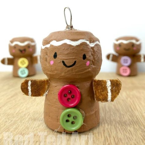 Christmas Cork Crafts, Christmas Cork Ornaments, Champagne Cork Crafts, Wine Cork Crafts Christmas, Juleverksted For Barn, Cork Crafts Christmas, Wine Cork Diy Crafts, Red Ted Art, Cork Crafts Diy