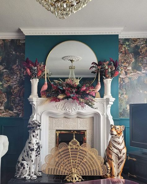 Maximalist style 🤩 Maximalist Fireplace, Maximalist Hallway, Painted Fireplace Mantels, Paint Fireplace, Maximalist Style, Moody Interiors, Maximalist Design, Art Deco Home, Chic Interior