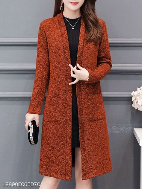 21fe5b8ba755eeaece7a450849876228desc41377820ri Trenchcoat Style, Dress Coat Outfit, Mode Mantel, Fashion Outerwear, Trench Coat Outfit, Trench Coat Style, Coat Outfit, Casual Outerwear, Woolen Coat