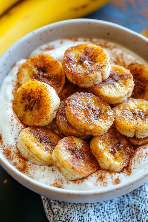 Pan Fried Cinnamon Bananas Burro Banana Recipes, Cinnamon Bananas, Frozen Banana Recipes, Roasted Banana, Cinnamon Honey, Homemade Vanilla Ice Cream, Fried Bananas, Caramelized Bananas, Dessert Toppings