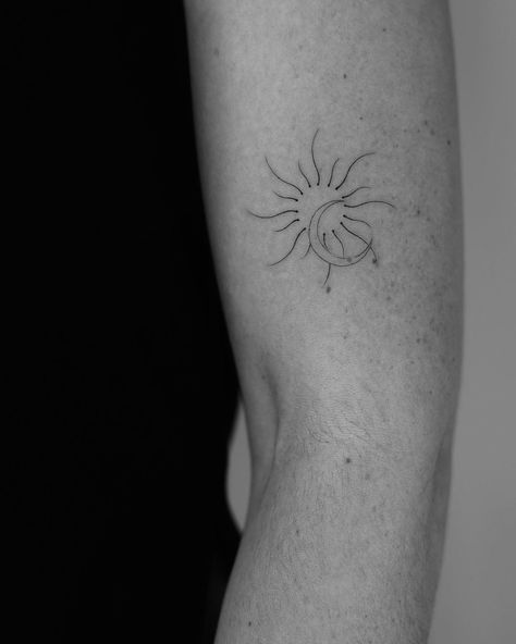 Moon Crown Tattoo, Sun Moon Tattoo Minimalist, Sun And Moon Fine Line Tattoo, Cute Sun And Moon, Wrist Band Tattoo, Moon Sun Tattoo, Minimalistic Tattoo, Minimalist Tattoo Ideas, Sun And Moon Tattoo